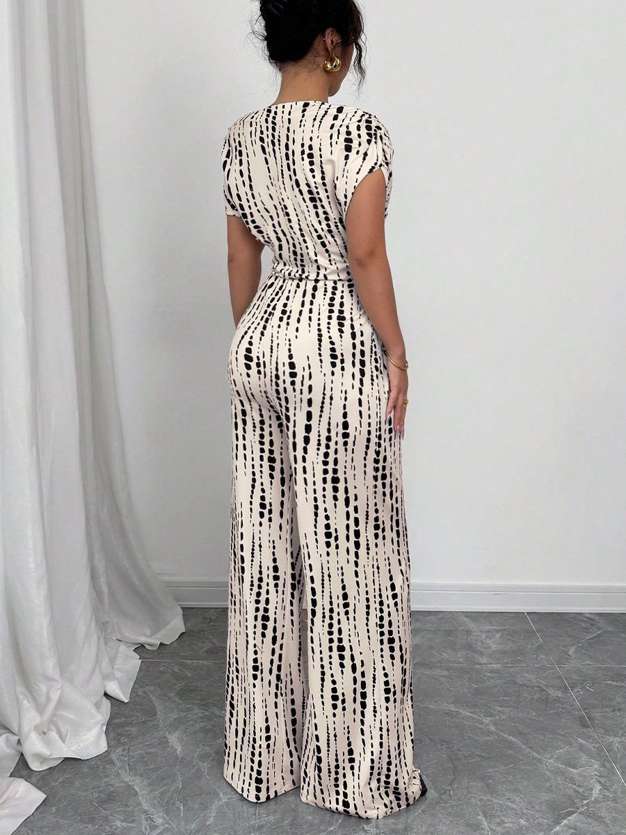 New women's jumpsuit in summer is fashionable and elegant, printed with one-shoulder short-sleeved waist wide-leg pants. Long jumpsuit is suitable for daily leisure commuting.