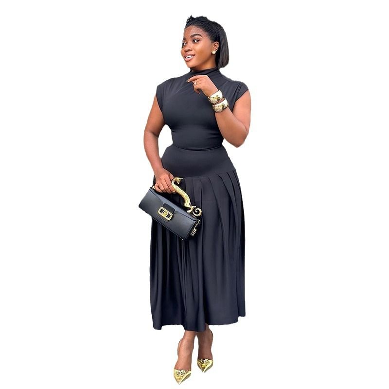Summer new women's two-piece fashion solid color sleeveless turtleneck top with pleated waist and large skirt long skirt suit is suitable for leisure parties, banquets and office commuting.