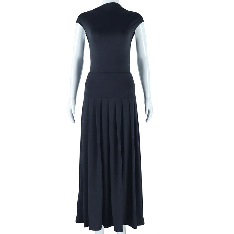 Summer new women's two-piece fashion solid color sleeveless turtleneck top with pleated waist and large skirt long skirt suit is suitable for leisure parties, banquets and office commuting.