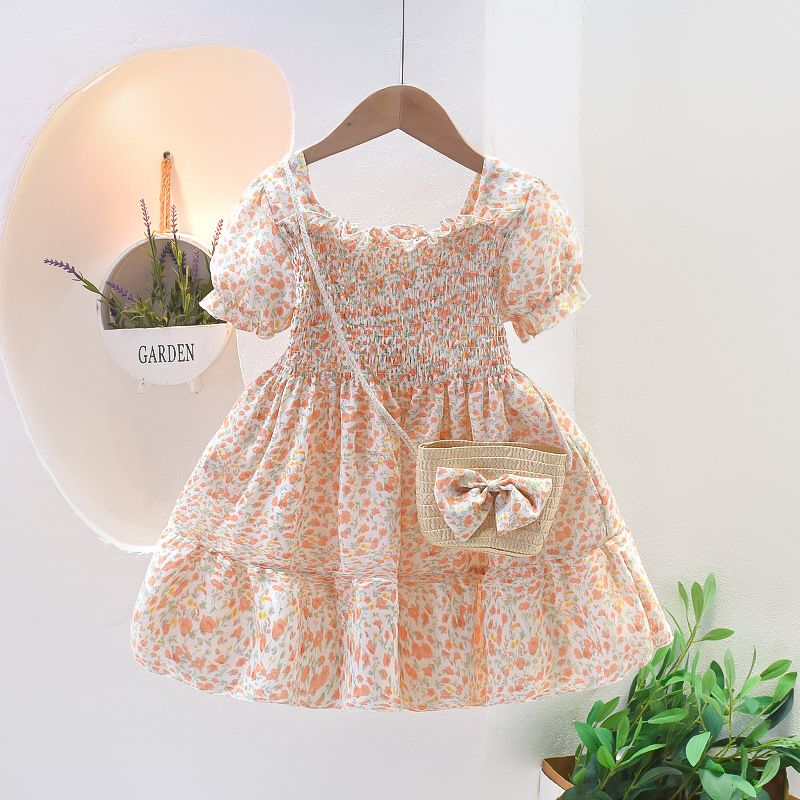 New girls' dresses in summer are printed with princess skirts (3-8 years old). Bubble sleeves are light and breathable, suitable for birthday parties, school activities, Christmas dinners and leisure