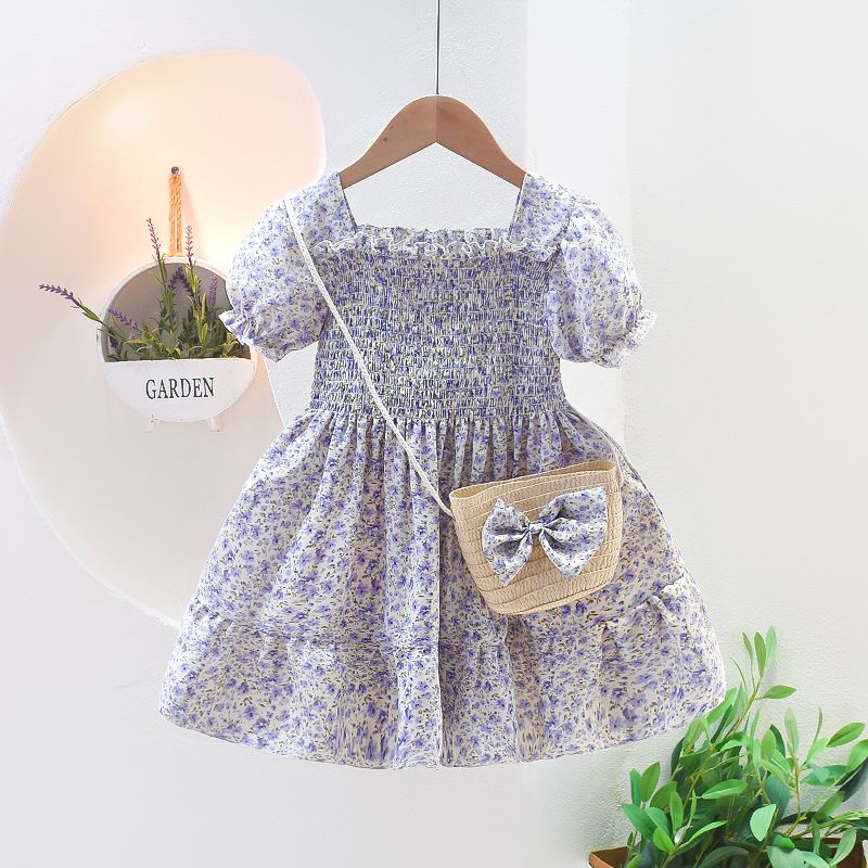 New girls' dresses in summer are printed with princess skirts (3-8 years old). Bubble sleeves are light and breathable, suitable for birthday parties, school activities, Christmas dinners and leisure
