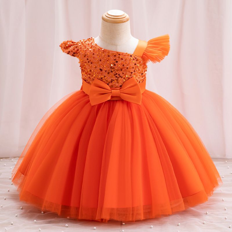 New high-end girls' dresses in summer are decorated with sequined flying sleeve bows, which are suitable for birthday parties, school Christmas parties and wedding dresses.