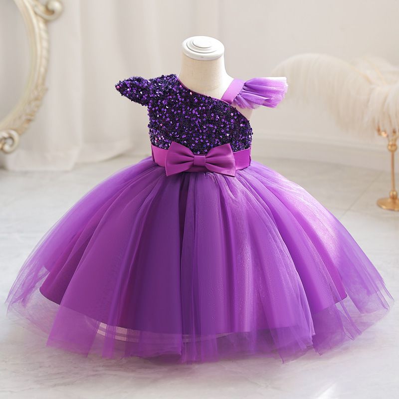 New high-end girls' dresses in summer are decorated with sequined flying sleeve bows, which are suitable for birthday parties, school Christmas parties and wedding dresses.
