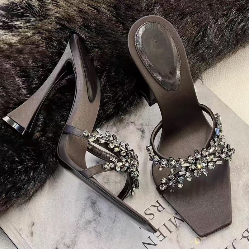 2025 Summer New Women's Shoes High-heeled Sandals Square-headed rhinestone sandals with thick heels and open-toed sandals and slippers.