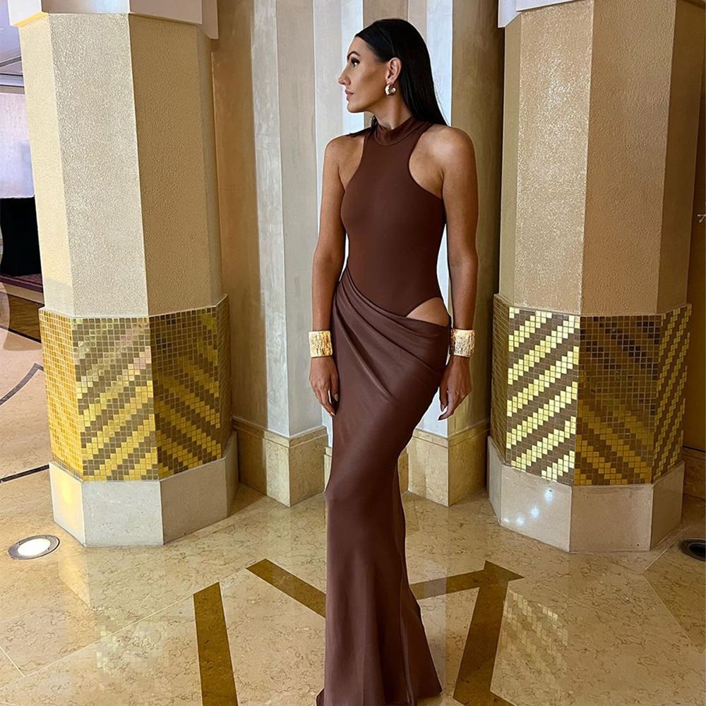 New women's dresses in summer are fashionable and elegant. Solid color round neck sleeveless slim stitching hollow long dresses are suitable for daily leisure commuting dinner guests.