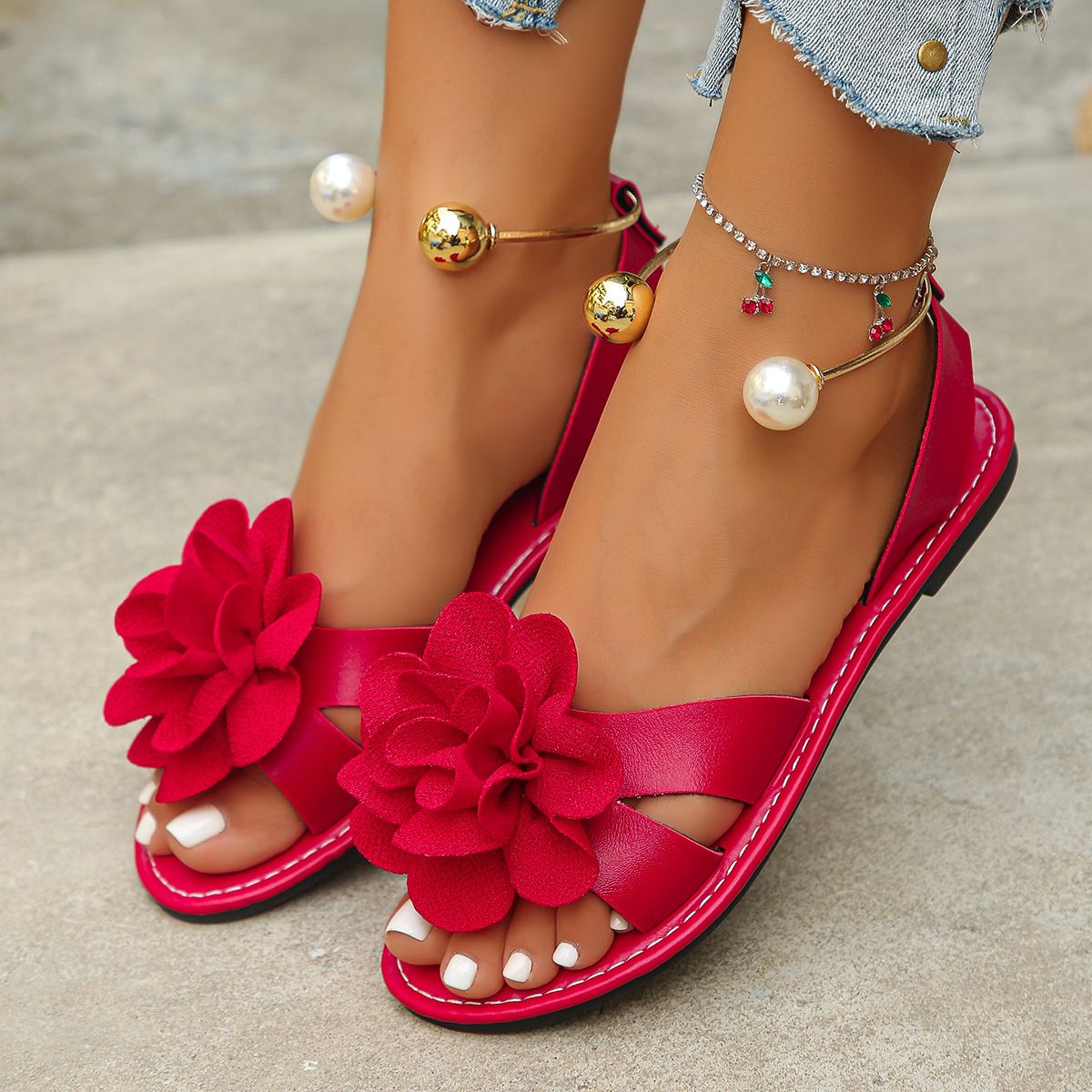 New women's shoes with open toes and pearl flat sandals in summer are suitable for daily leisure commuting parties.
