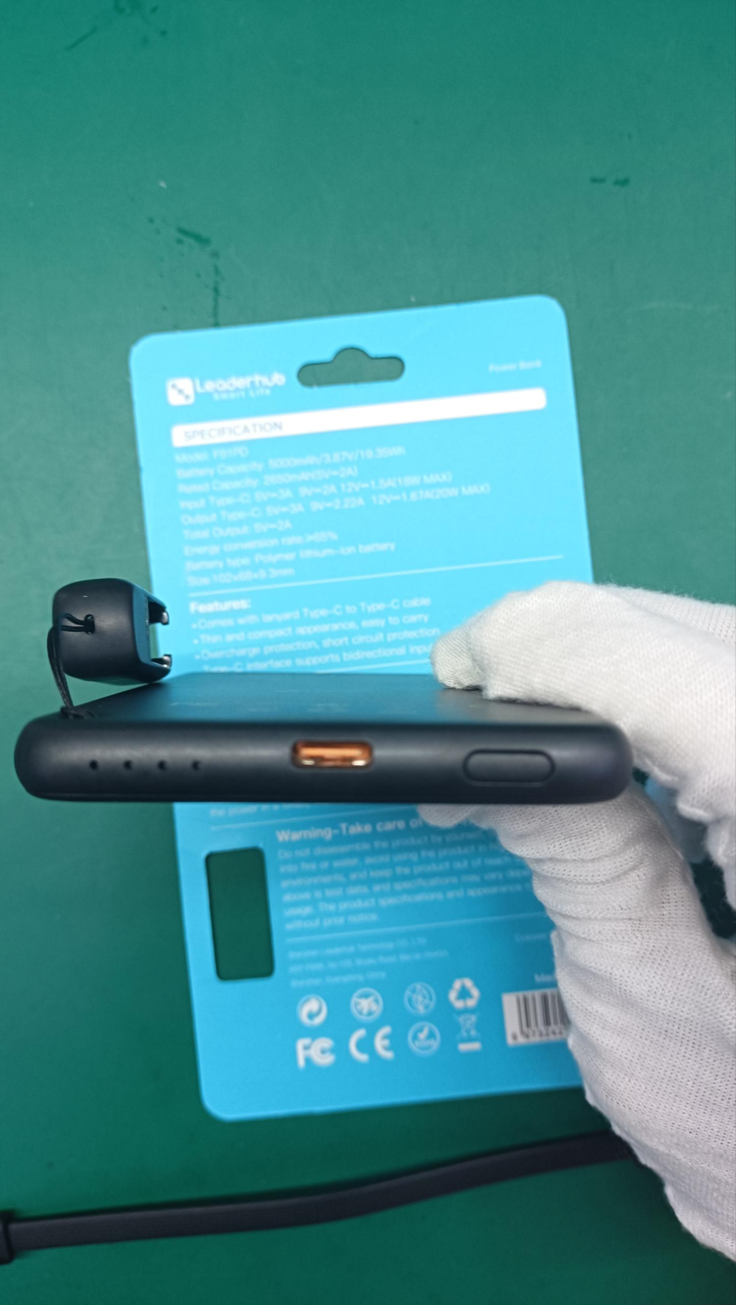 Leaderhub Dual Fast Charge PF200 20000mAh 22.5W Portable Power Bank with Type-C+Micro-USB Port +Power Display & F91PD 5000mAh Power Bank with Dual Type-C Cable