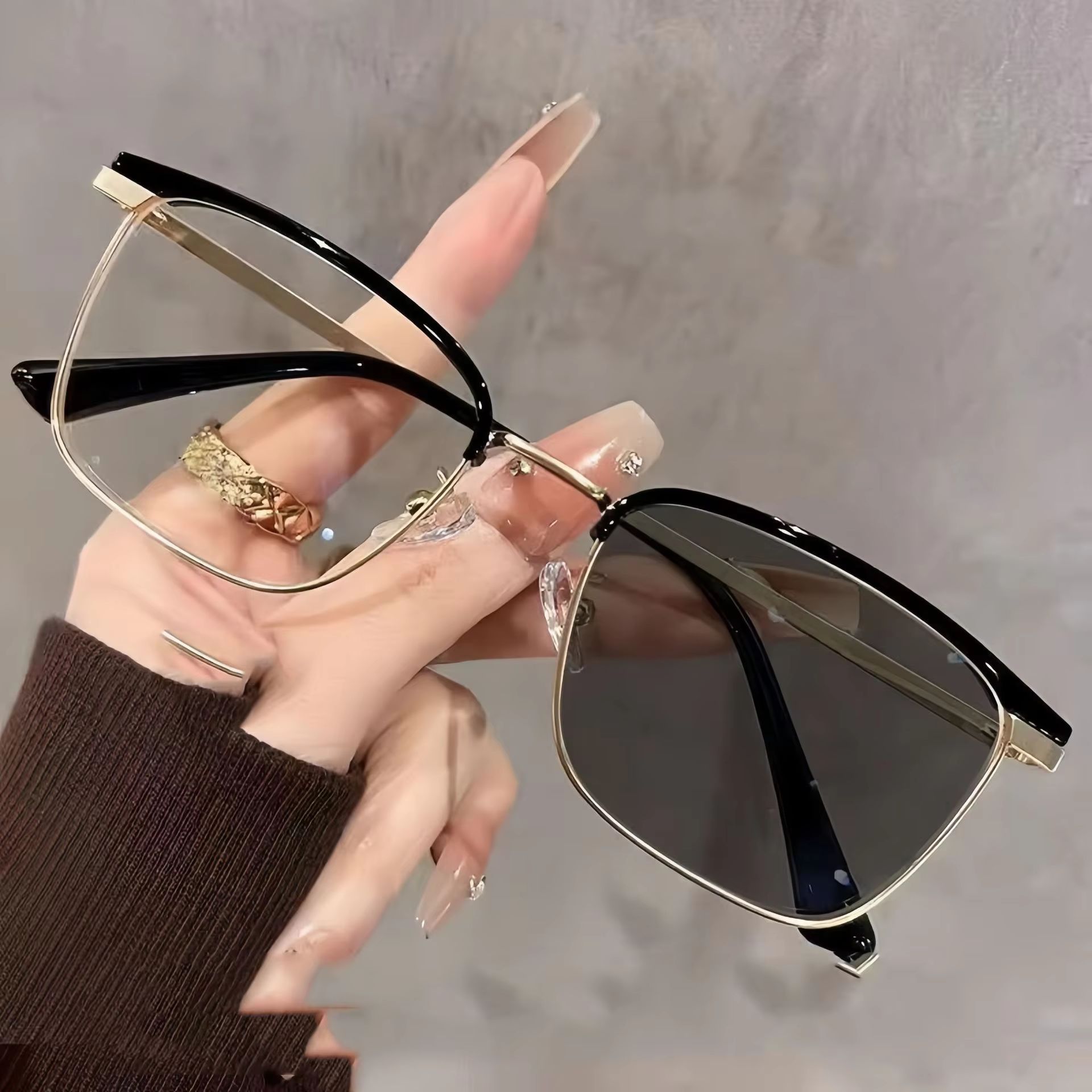 Optical Metal Frame High Quality Square Photochromic Eyeglasses Frames Custom Photocromic Optical Glasses for Women Men 1PC
