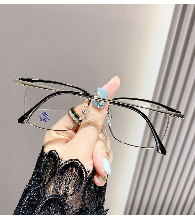 Optical Metal Frame High Quality Square Photochromic Eyeglasses Frames Custom Photocromic Optical Glasses for Women Men 1PC