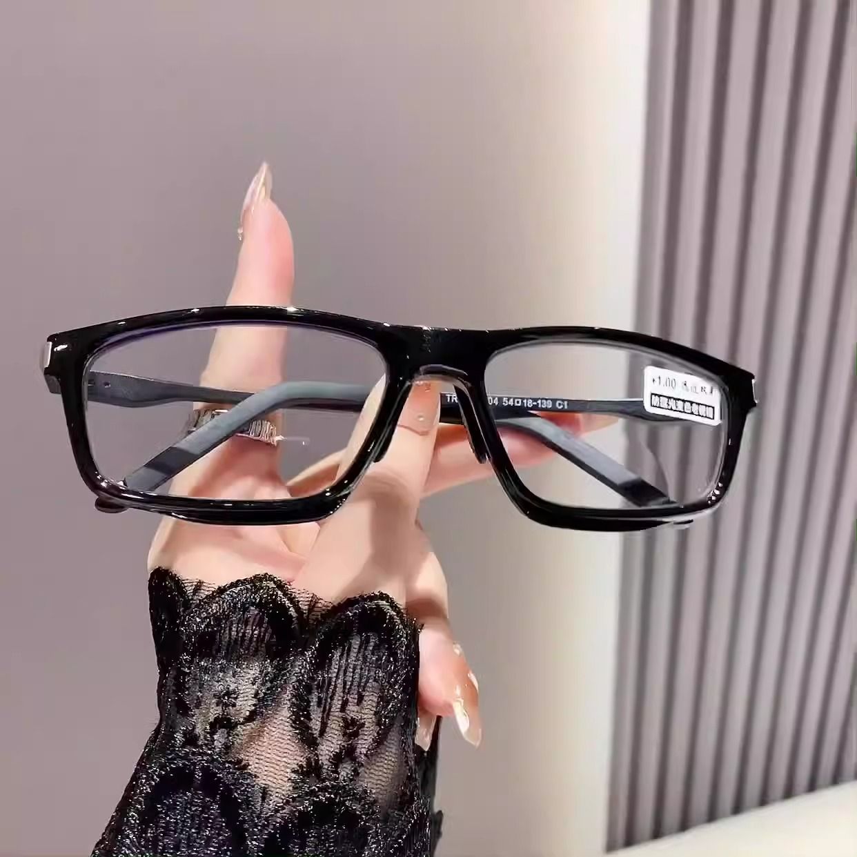 2025 Men Women Alloy Photochromic Near Far Presbyopia Glasses Anti Blue Light Sports Bifocal Reading Glasses 1pc
