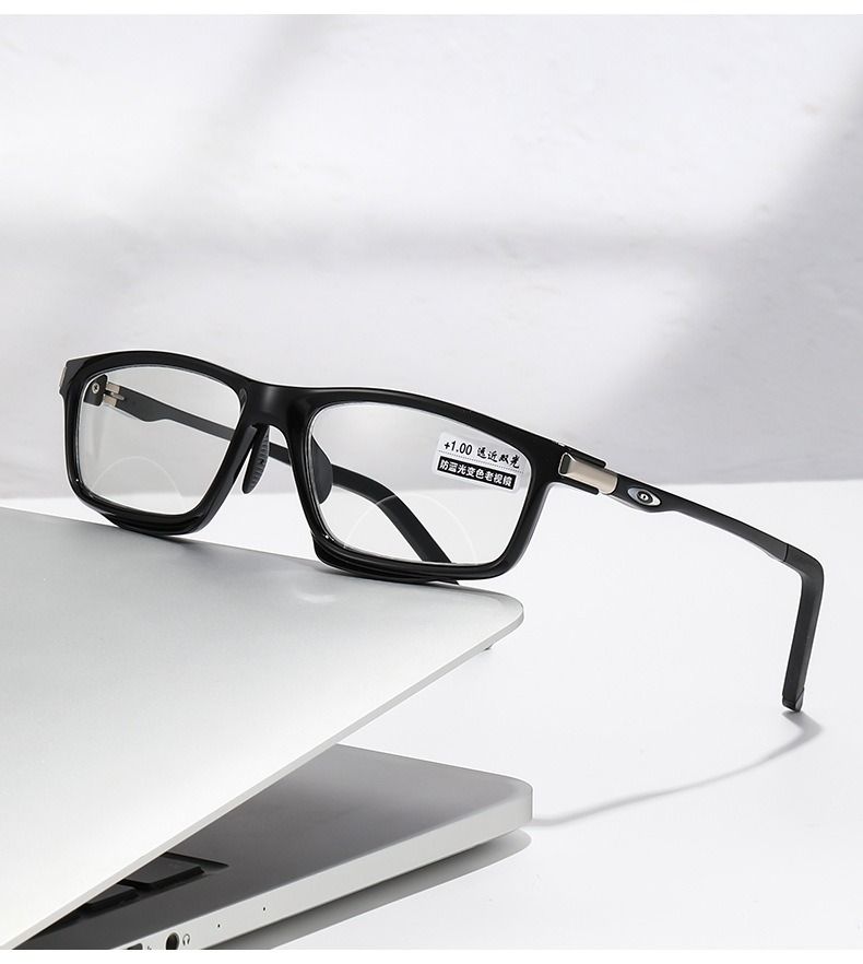 2025 Men Women Alloy Photochromic Near Far Presbyopia Glasses Anti Blue Light Sports Bifocal Reading Glasses 1pc