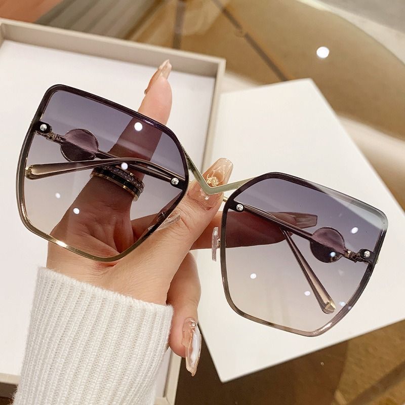 Metallic Fashion Luxury Style Glasses Sunblock Oversized Luxury Women Sunglasses 1PC