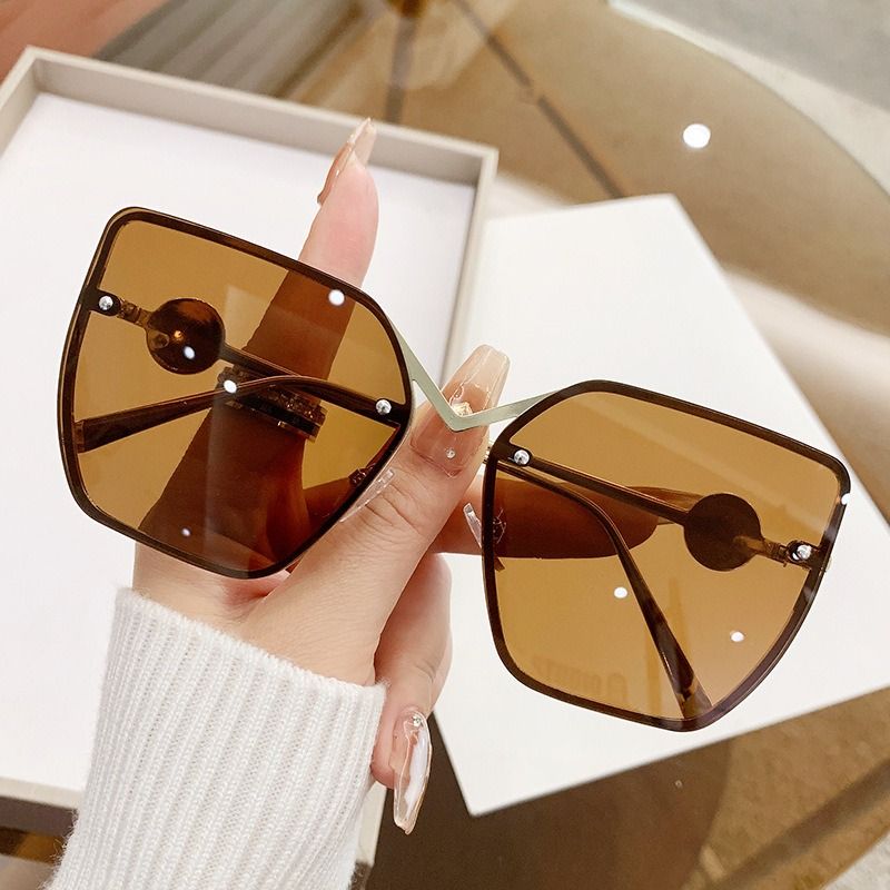 Metallic Fashion Luxury Style Glasses Sunblock Oversized Luxury Women Sunglasses 1PC