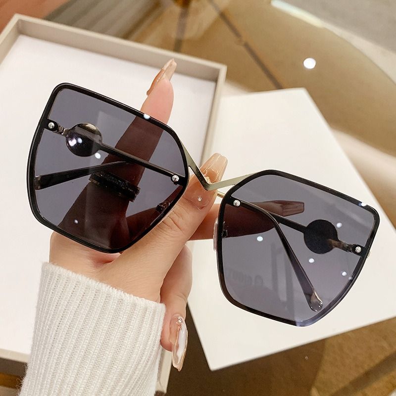 Metallic Fashion Luxury Style Glasses Sunblock Oversized Luxury Women Sunglasses 1PC