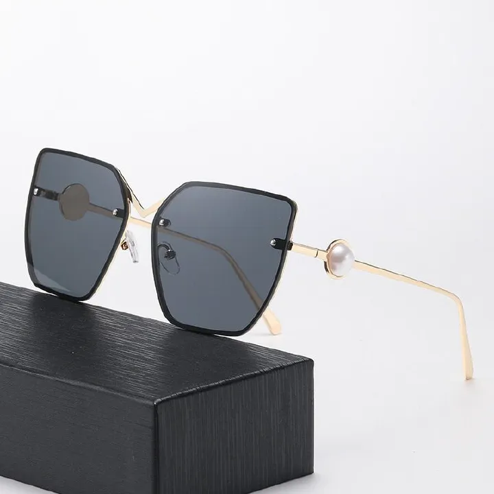 Metallic Fashion Luxury Style Glasses Sunblock Oversized Luxury Women Sunglasses 1PC