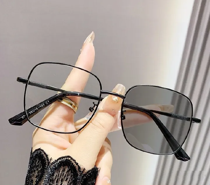 Fashionable Metal Optics Eyewear Oversized Frame Anti Blue Light Photochromic Lens Glasses Prescription Computer Eyeglasses 1PC
