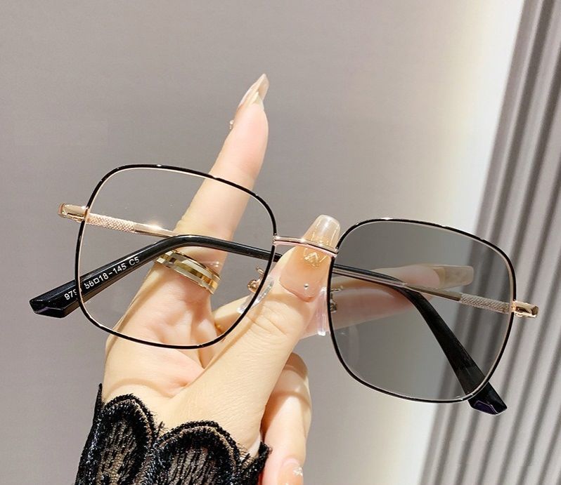 Fashionable Metal Optics Eyewear Oversized Frame Anti Blue Light Photochromic Lens Glasses Prescription Computer Eyeglasses 1PC