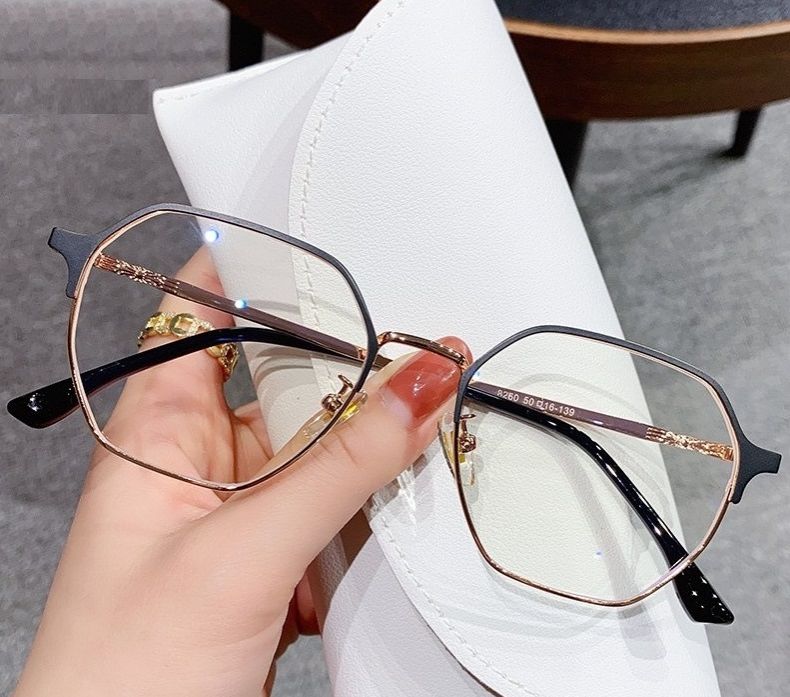 8224 Fashion Designer Round Computer Glasses Frame Women Anti Blue Light Glasses Metal Optical Spectacle Eyeglass 1PC