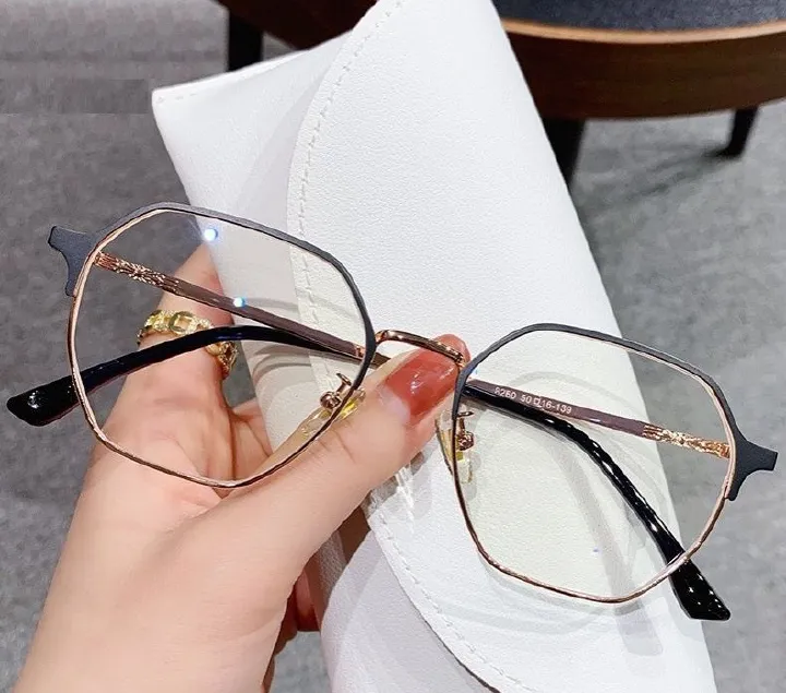 8224 Fashion Designer Round Computer Glasses Frame Women Anti Blue Light Glasses Metal Optical Spectacle Eyeglass 1PC