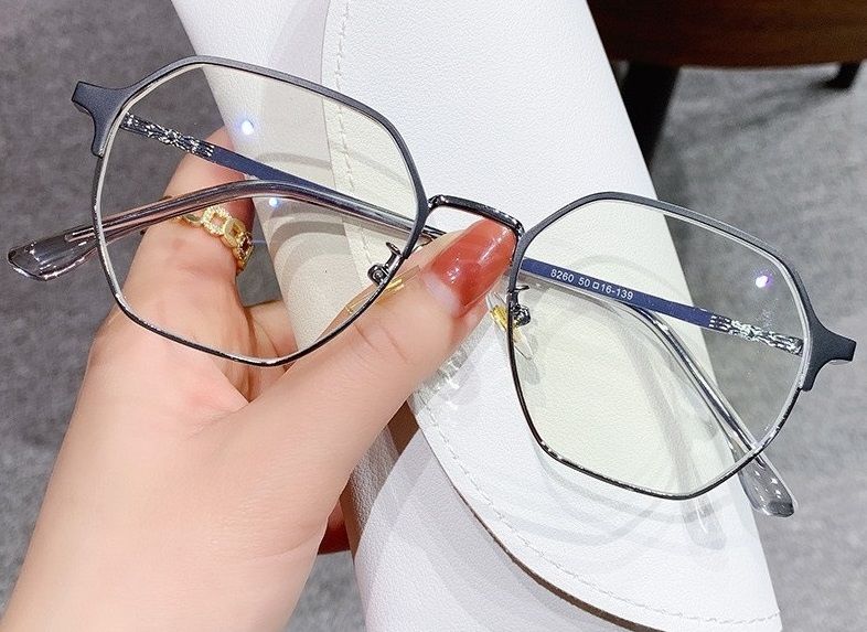8224 Fashion Designer Round Computer Glasses Frame Women Anti Blue Light Glasses Metal Optical Spectacle Eyeglass 1PC