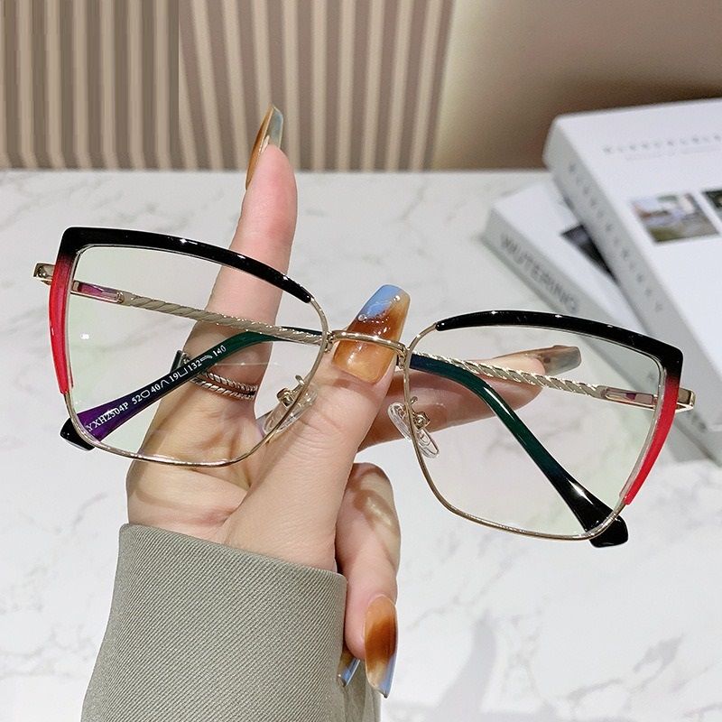 305 Hot Sale Ladies Metal Cat Eye Design Glasses Anti Retro Fashion Optical Frames Photochromic Eyeglasses Frame 1PC