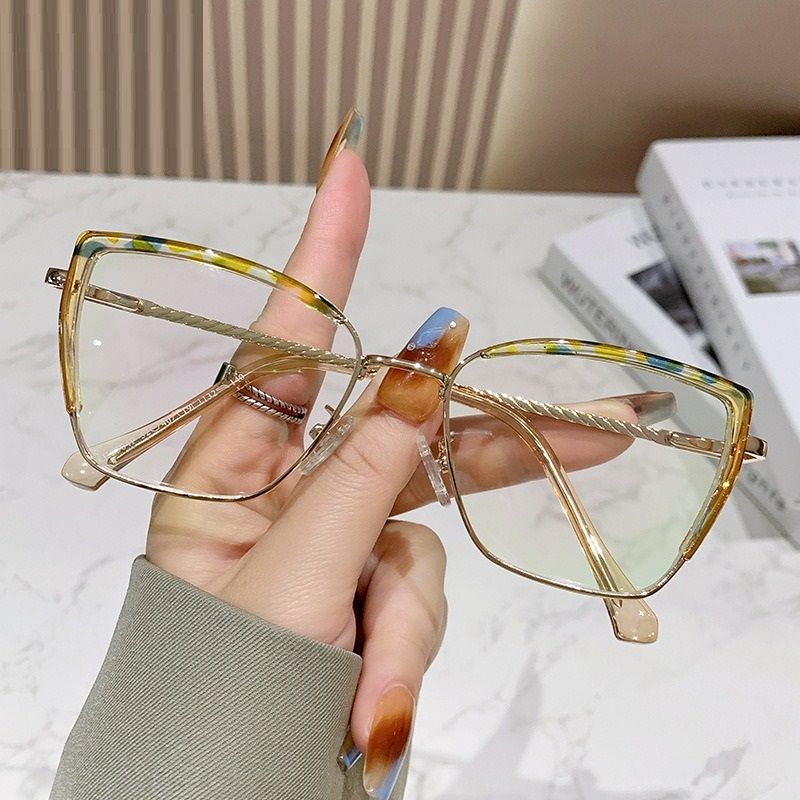 305 Hot Sale Ladies Metal Cat Eye Design Glasses Anti Retro Fashion Optical Frames Photochromic Eyeglasses Frame 1PC