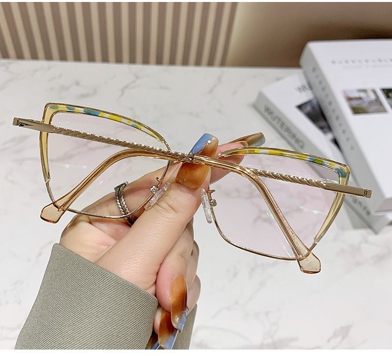 305 Hot Sale Ladies Metal Cat Eye Design Glasses Anti Retro Fashion Optical Frames Photochromic Eyeglasses Frame 1PC