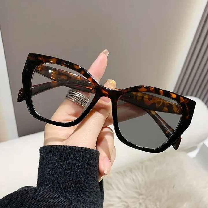 New Color-changing Anti Blue Light Glasses Retro Eyeglass Frame Fashion Photochromic Women Sunglasses 1PC