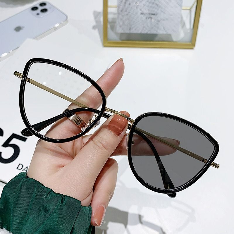 Cat Eye Photochromic Blue Light Blocking 2025 Newest Women Men Prescription Myopia Anti Blue Light Optical Lenses Glasses 1PC