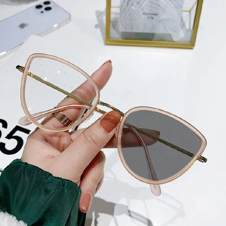 Cat Eye Photochromic Blue Light Blocking 2025 Newest Women Men Prescription Myopia Anti Blue Light Optical Lenses Glasses 1PC