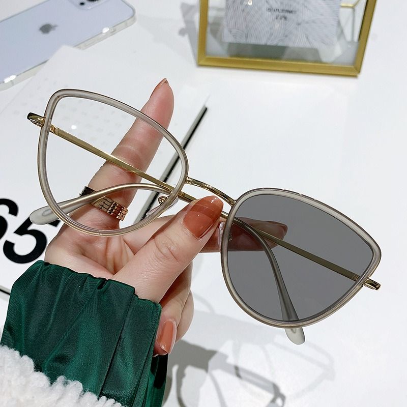 Cat Eye Photochromic Blue Light Blocking 2025 Newest Women Men Prescription Myopia Anti Blue Light Optical Lenses Glasses 1PC