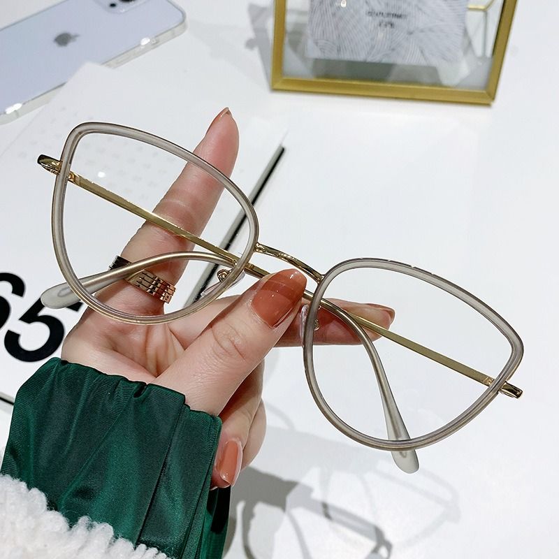 Cat Eye Photochromic Blue Light Blocking 2025 Newest Women Men Prescription Myopia Anti Blue Light Optical Lenses Glasses 1PC