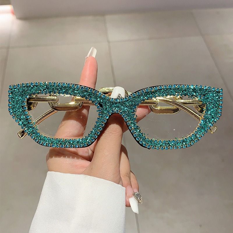 QSKY Sea Street Take Pictures for Small Faces Small Frame square Glasses Diamond Rhinestone Vintage Oval Uv400 Shades Sunglasses 1PC