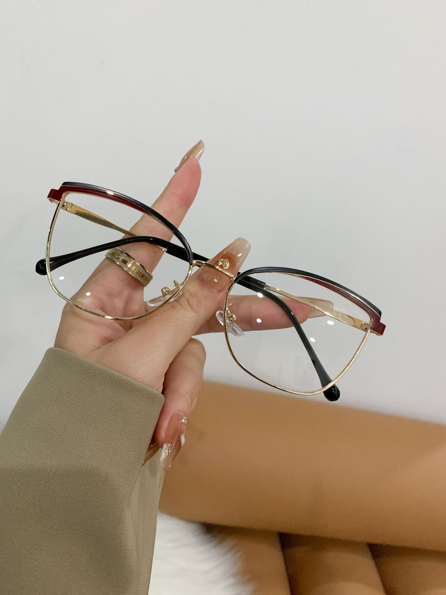 Designer Glasses Metal Optical Glasses Frames Photochromic Blue Light Glasses Women Color Changing Lens Anti 1PC