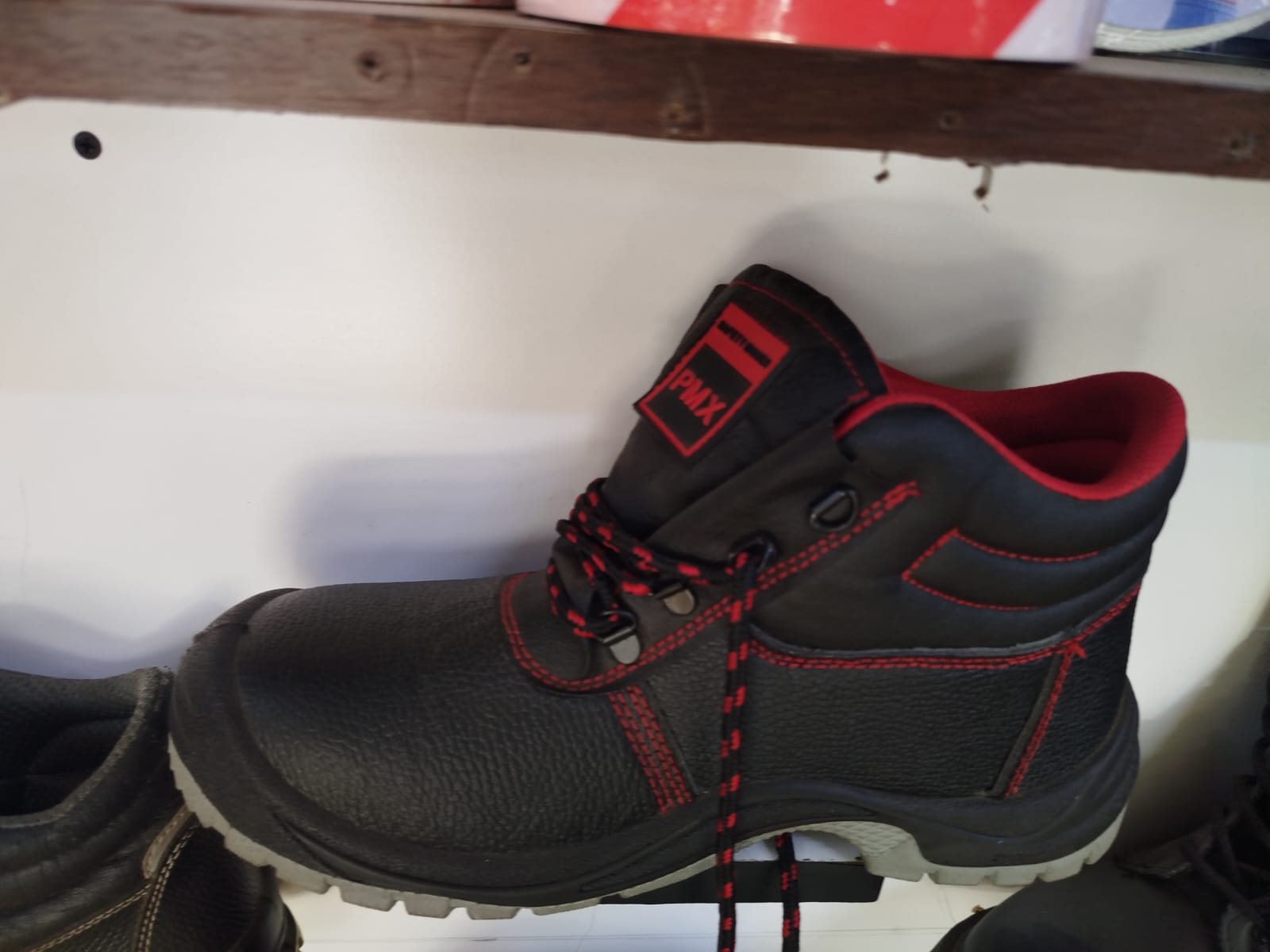 Pmx safety shoes 

Sizes 39-45Feel the power in your feet with With safety shoe as it brings Slip on shoes for men that accentuate your attire with its great design and comfortable fit. This Slip on s