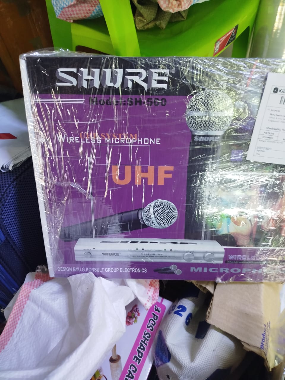 SHURE SH-500 WIRELESS MICROPHONE SYSTEM - has a longer Battery life of abut 6 hours non stop using 9V battery. It produces a Clear original sound quality. Has a very high sensitivity, wide direction