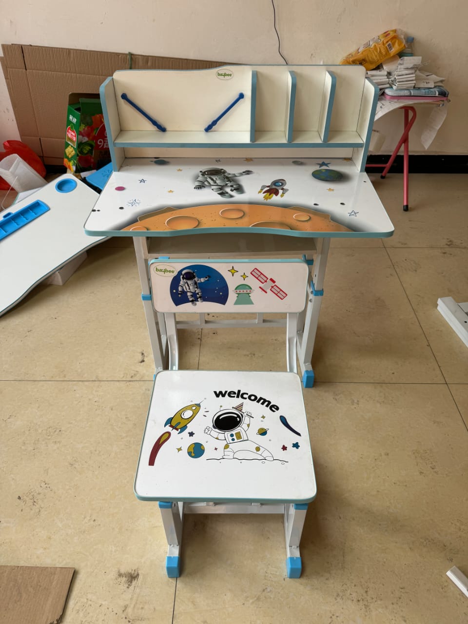 TOP ELEGANT QUALITY KIDS STURDY TABLE😍😇This beautiful study and durable study desk is perfect for Kids