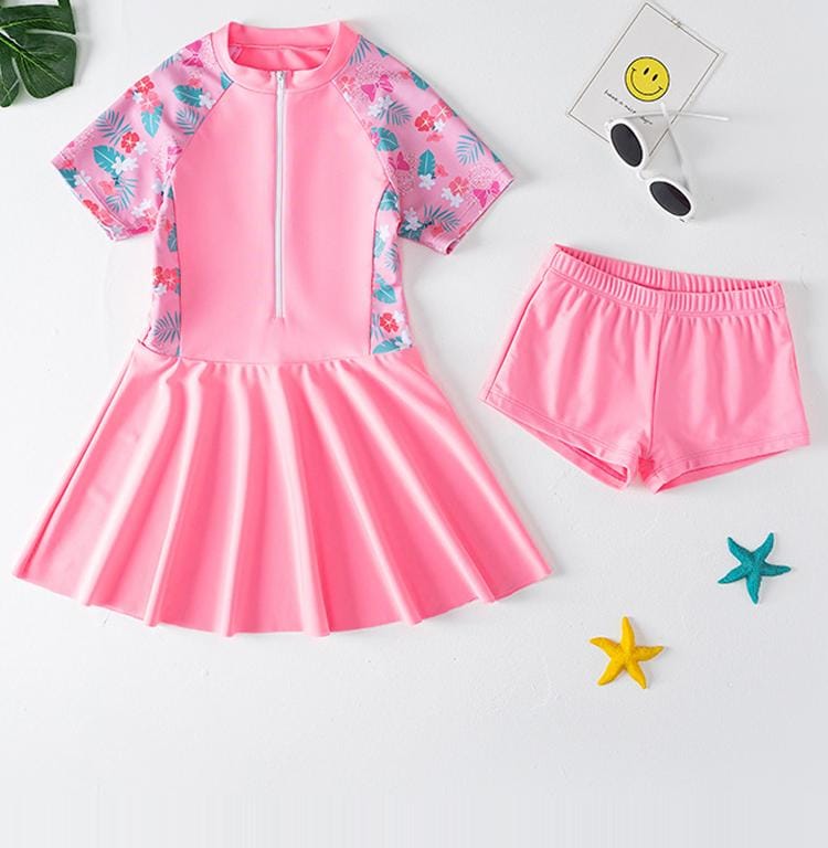 Girls costumes

Ages 8-12
