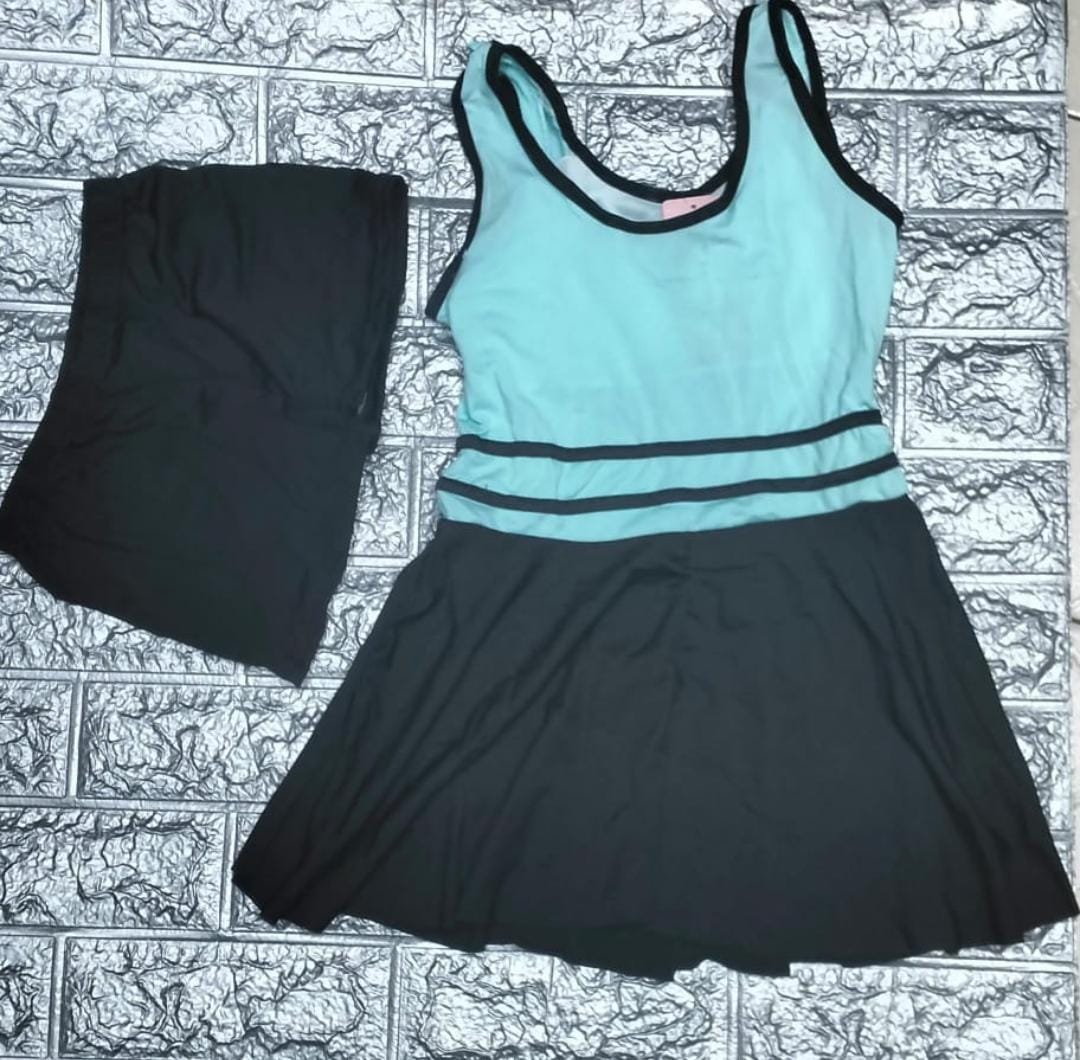 Girls costumes

Ages 8-12