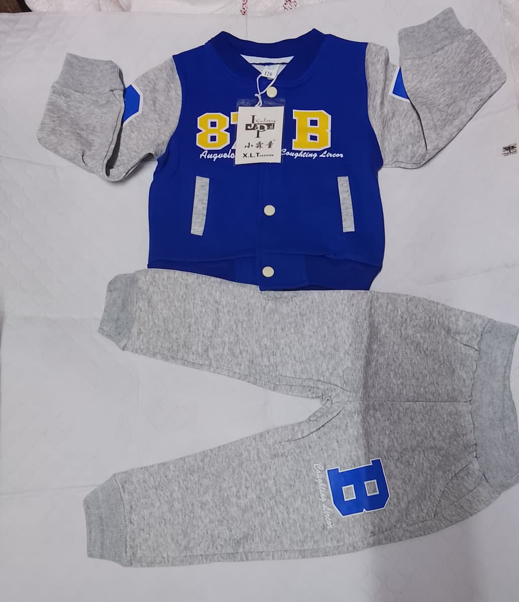 Kids’ Two-Piece Tracksuit Set 👕👖

Keep your little one comfy and stylish with this adorable children’s tracksuit outfit! Designed for everyday fun, this matching jacket and sweatpants set is perfect