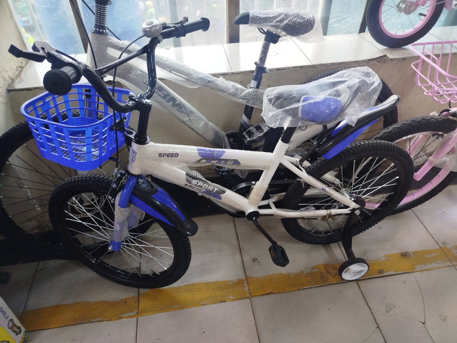 🚲 Size 20 Kids Bicycle — Built for Fun, Safety & Adventure! 🚲

Give your child the joy of riding with this Size 20 Kids Bicycle, perfectly designed for growing riders who are ready to explore with c