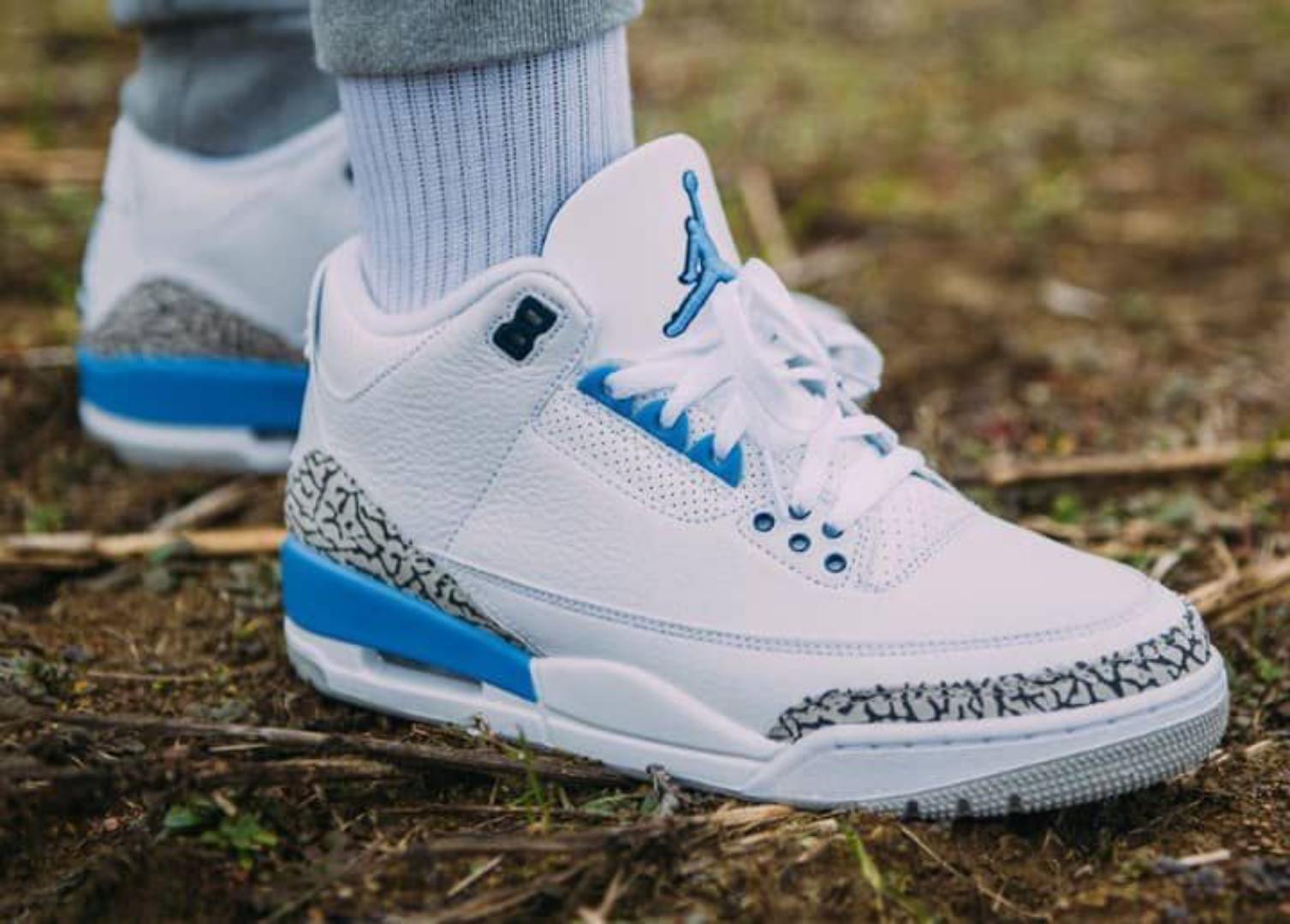 Jordan Retro Basketball Sneakers (White/Valor Blue-Elephant Print)