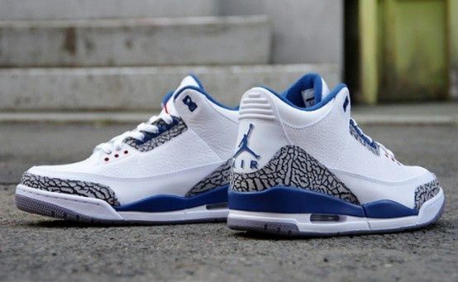 Jordan Retro Basketball Sneakers (White/Valor Blue-Elephant Print)