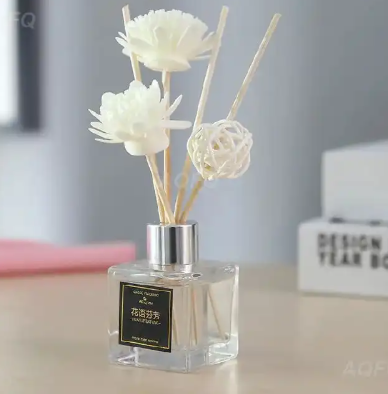 Aromatherapy reed diffuser with a 50ml capacity available in a white glass bottle. Comes in 5 different scents and perfect for use in the office, washroom, living room, bedroom, etc.