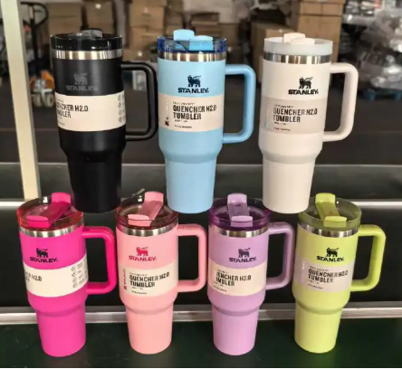 Cute Mugs STANLEY CUPS Stainless Steel Tumbler with Handle & Straw Lid, Insulated Reusable Stainless Steel Travel Mug double wall vacuum insulation technology, keeping your drinks at the perfect temp