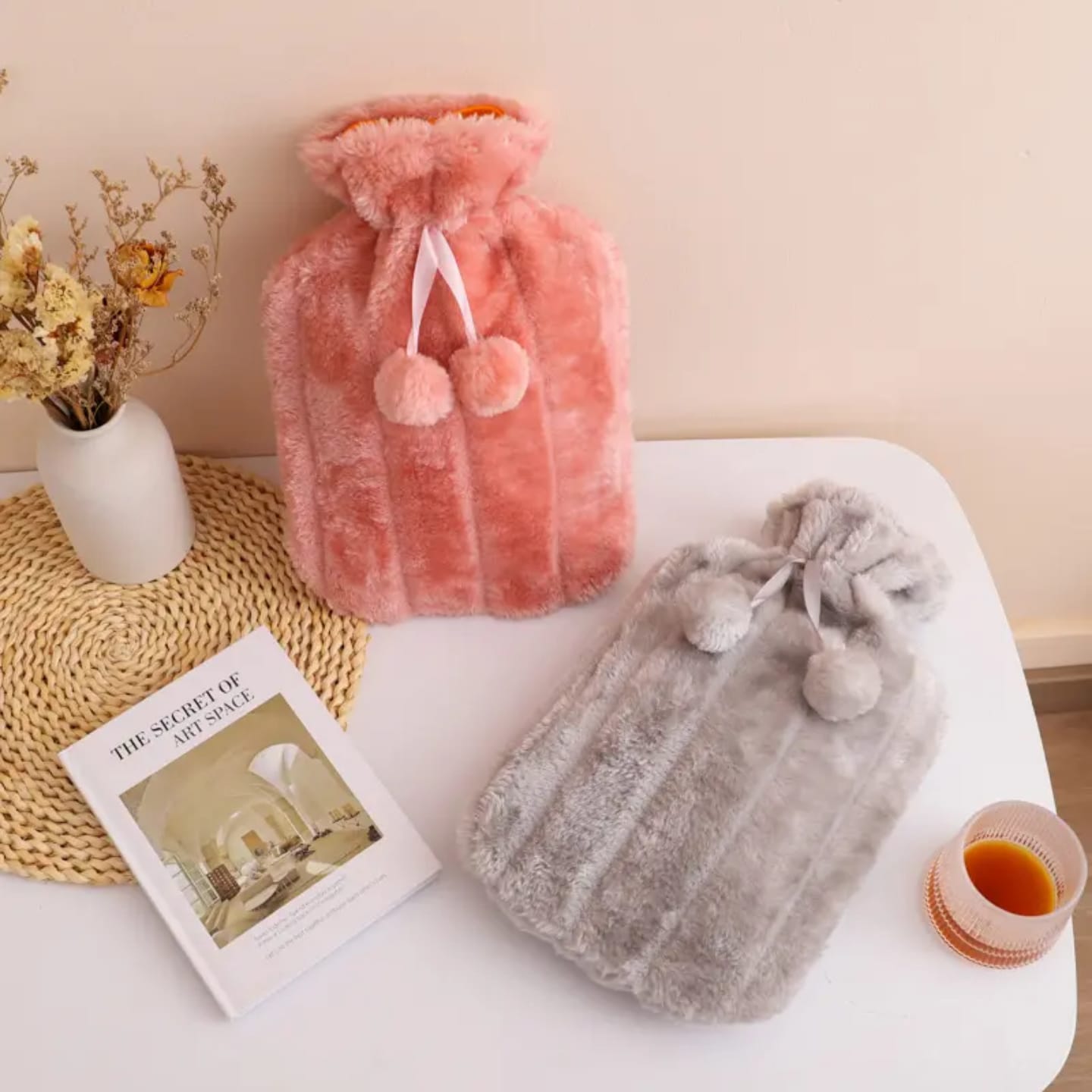 2L//Luxury Soft Faux Fur Hot Water Bottle Bag//for Pain ReliefHot water bag/bottle for period pain relief, heat therapy, hours of warmth and comfort Has a lid to empty out the cold water
