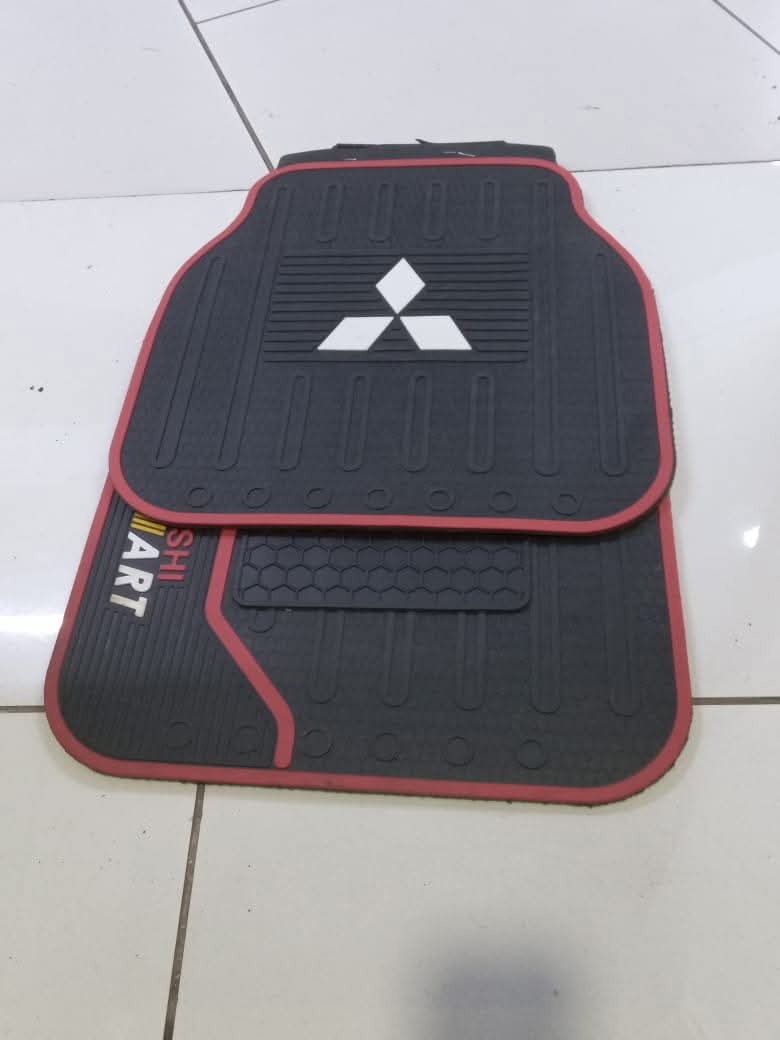 Mitsubishi Toyota universal rubber Heavy Duty Branded 5 pieces Car Floor Mats