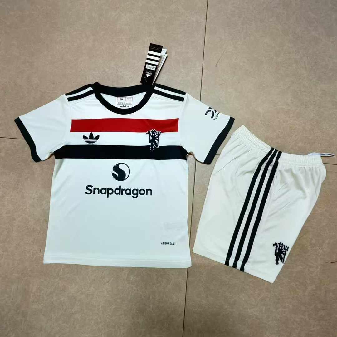 Manchester United 2024/25 Home kit