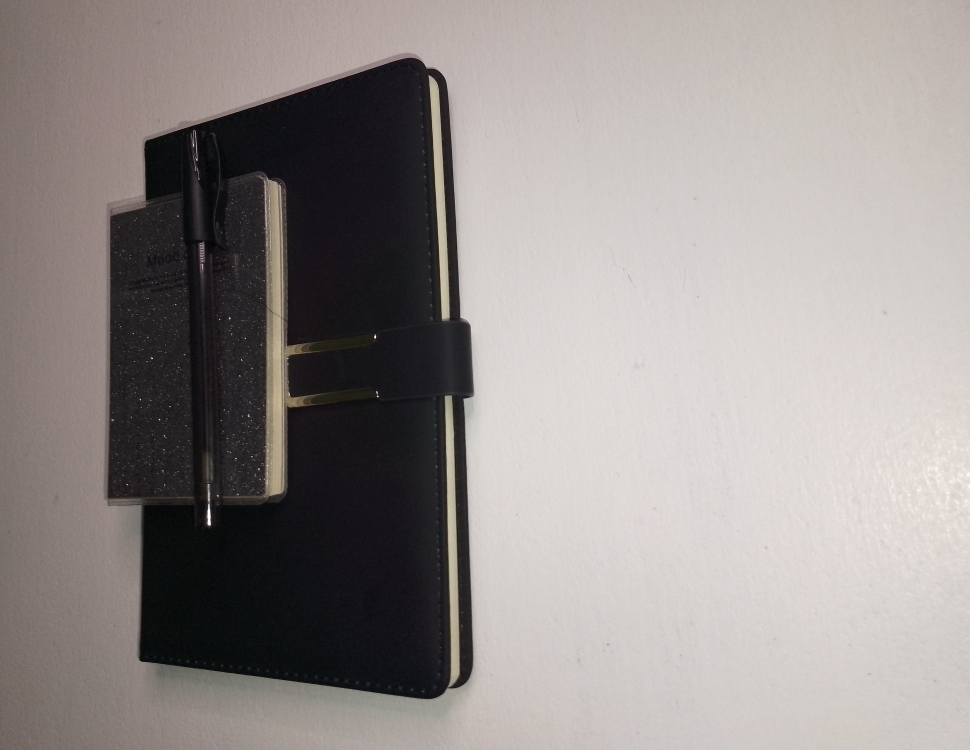 Classic Hardcover A5 Notebook Diary – Perfect for office, students, and daily journaling. Comes in brown, blue, black, with a free gift 🎁 pocket notebook and pen!