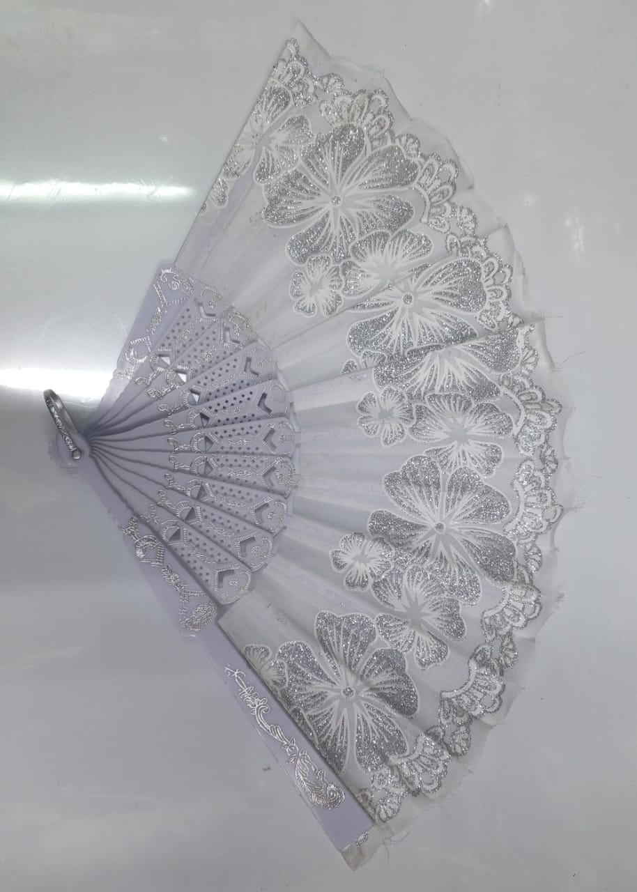 🔵plastic Hand fans.
🔴elegant